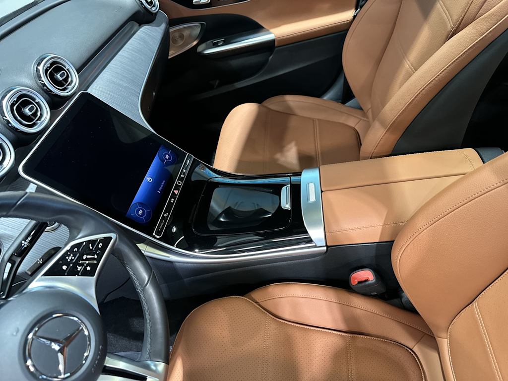 Thumbnail: 2025 Mercedes-Benz C-Class - 33
