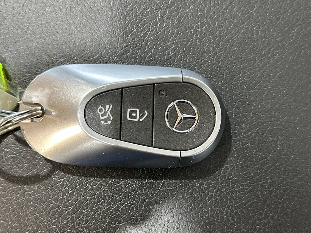 Thumbnail: 2023 Mercedes-Benz C-Class - 19
