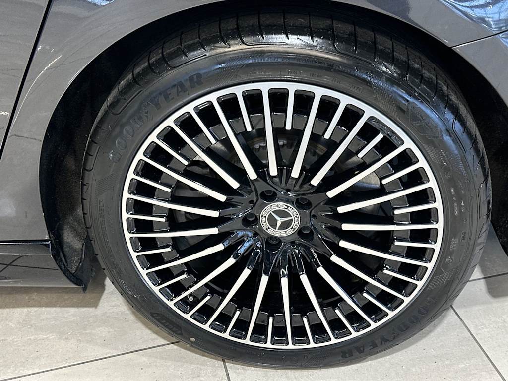 Thumbnail: 2023 Mercedes-Benz EQS - 8