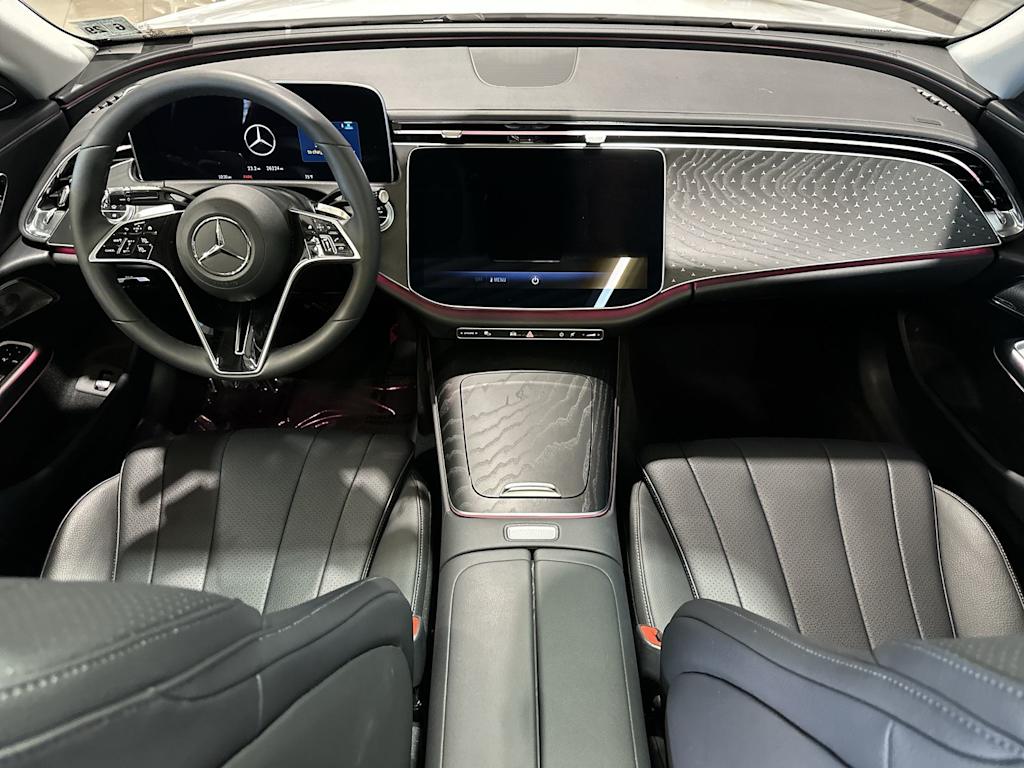 Thumbnail: 2024 Mercedes-Benz E-Class - 10