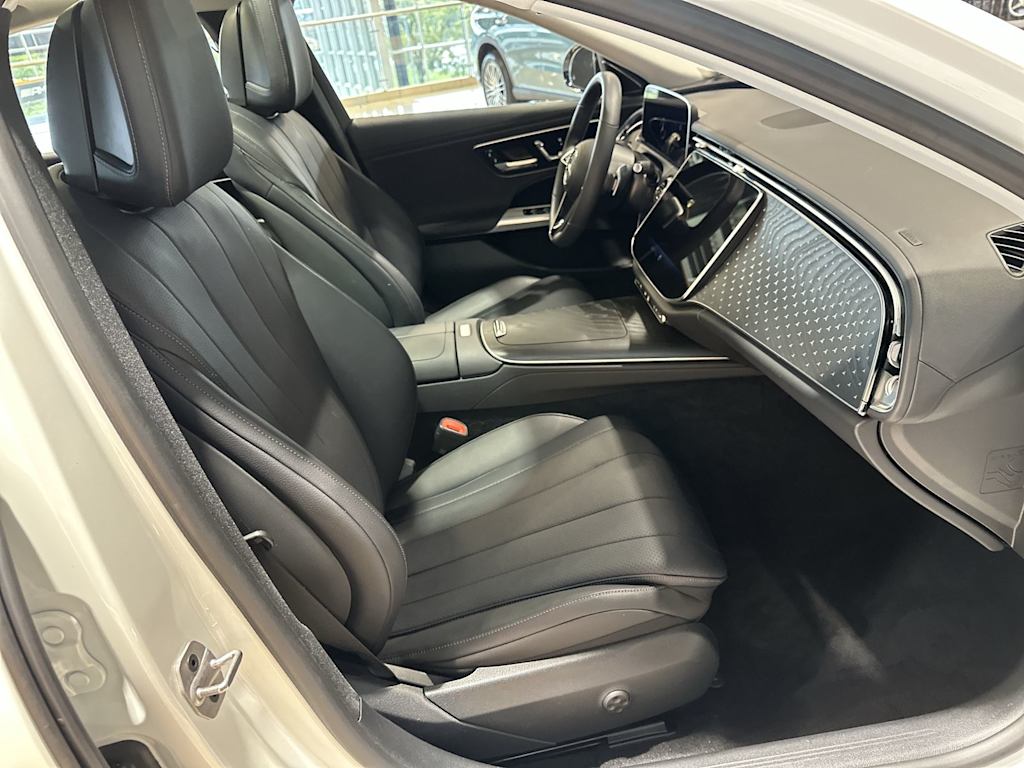 Thumbnail: 2024 Mercedes-Benz E-Class - 12
