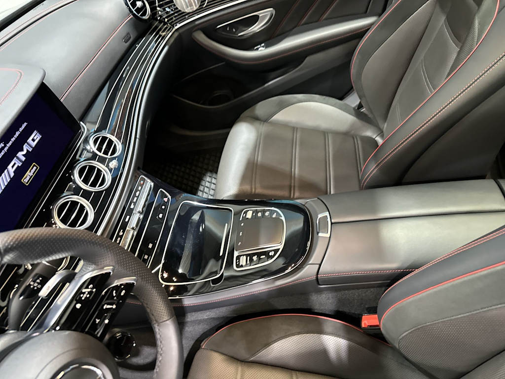 Thumbnail: 2022 Mercedes-Benz E-Class - 14