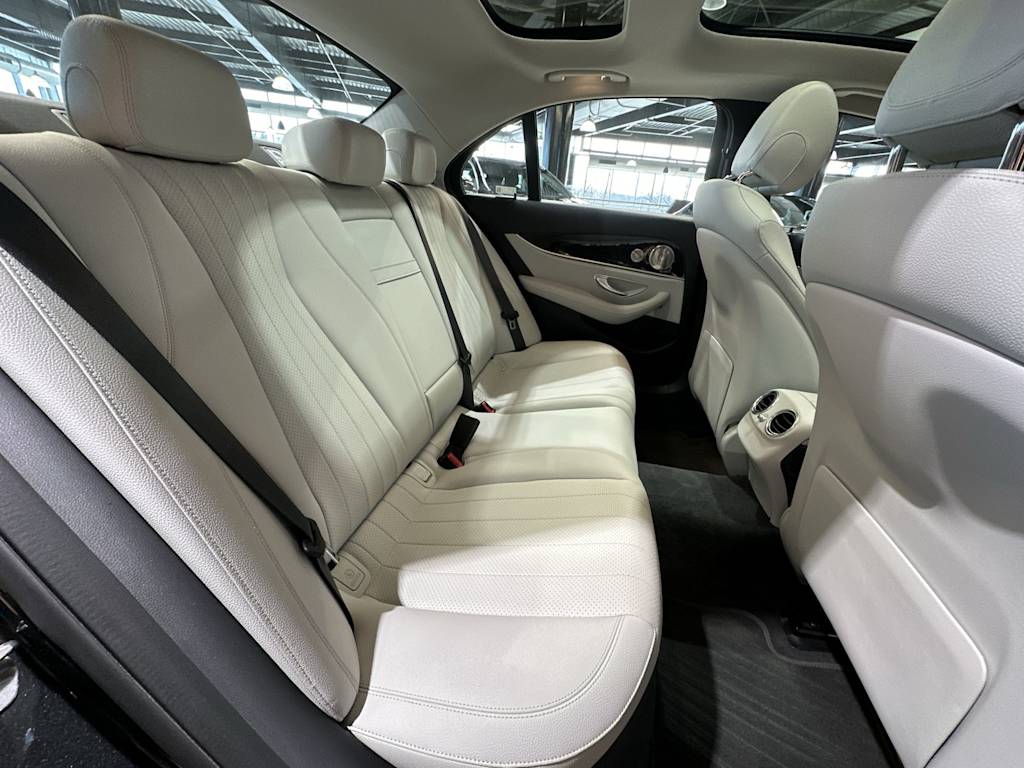 Thumbnail: 2021 Mercedes-Benz E-Class - 31