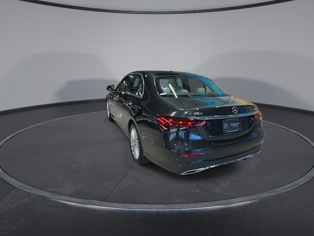 Thumbnail: 2021 Mercedes-Benz E-Class - 23