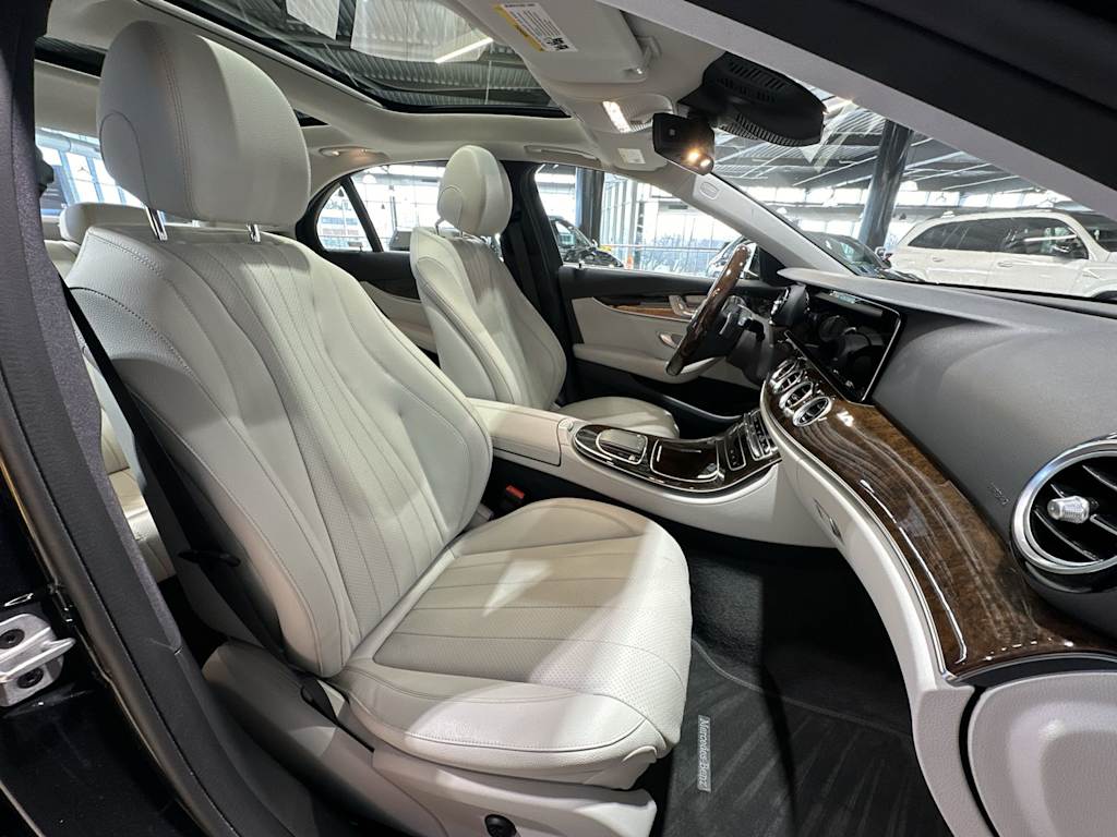 Thumbnail: 2021 Mercedes-Benz E-Class - 32