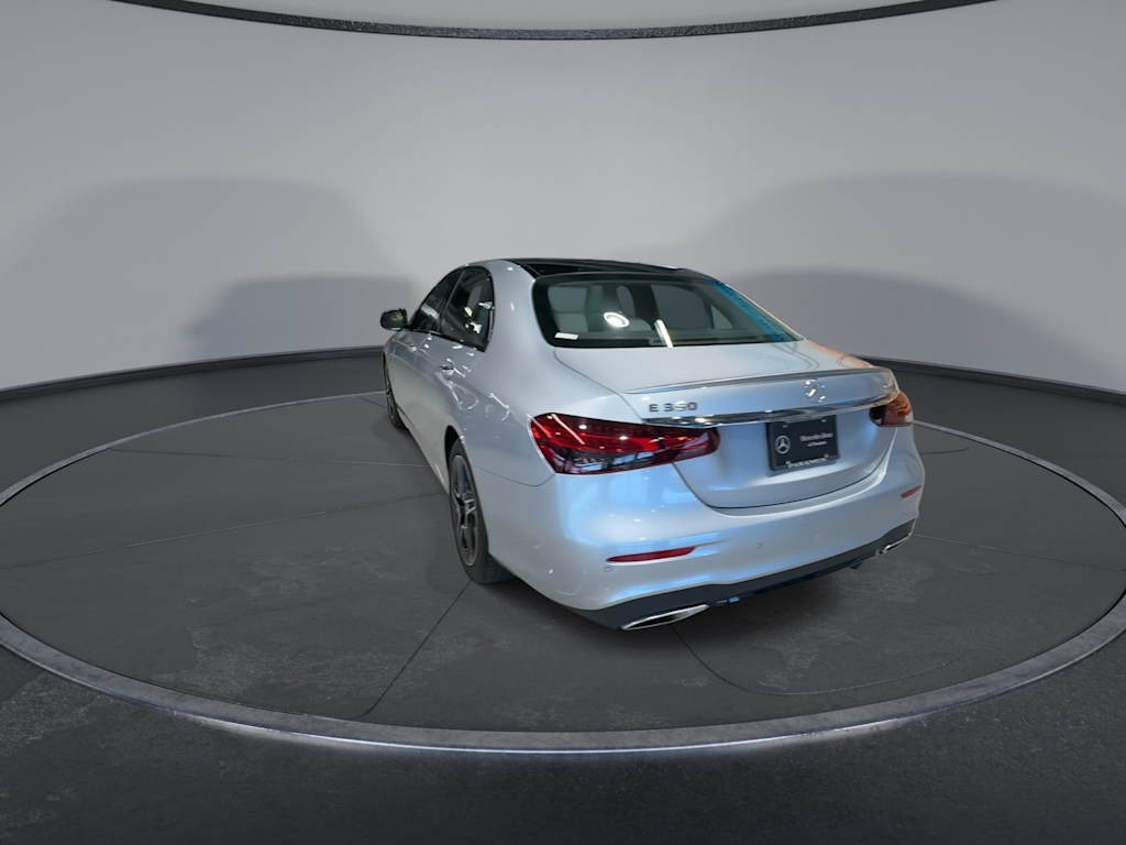 Thumbnail: 2022 Mercedes-Benz E-Class - 22