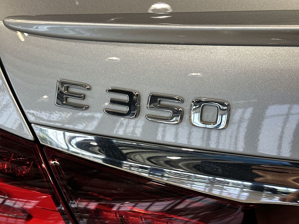 Thumbnail: 2022 Mercedes-Benz E-Class - 30
