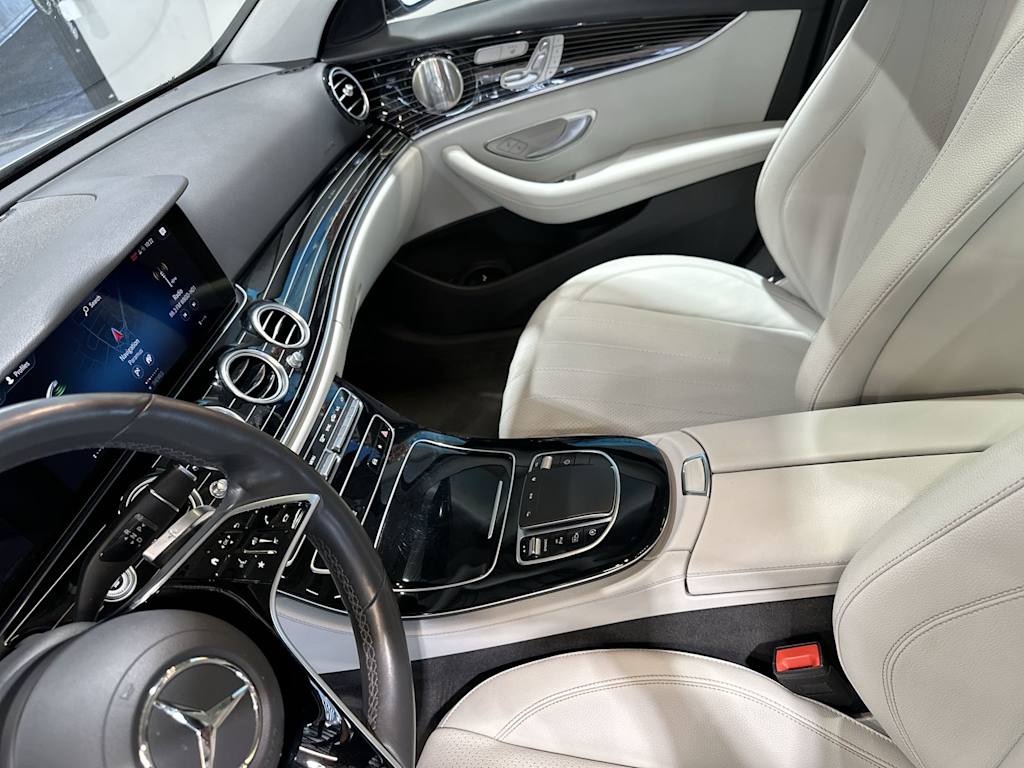 Thumbnail: 2022 Mercedes-Benz E-Class - 14