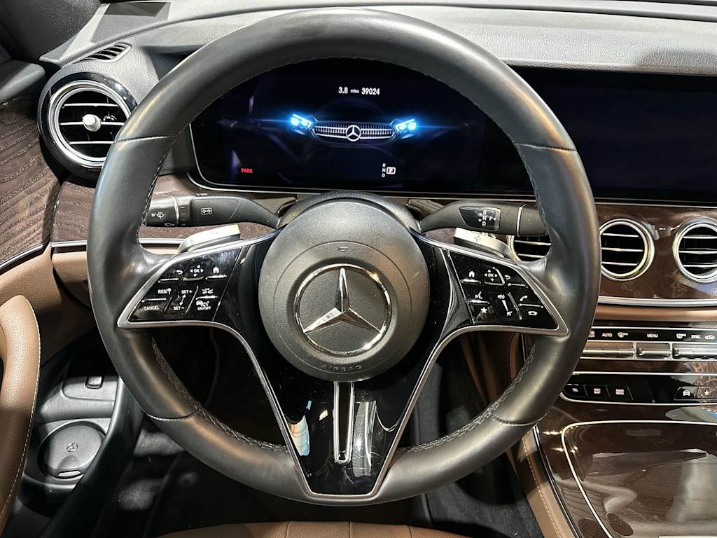 Thumbnail: 2023 Mercedes-Benz E-Class - 10
