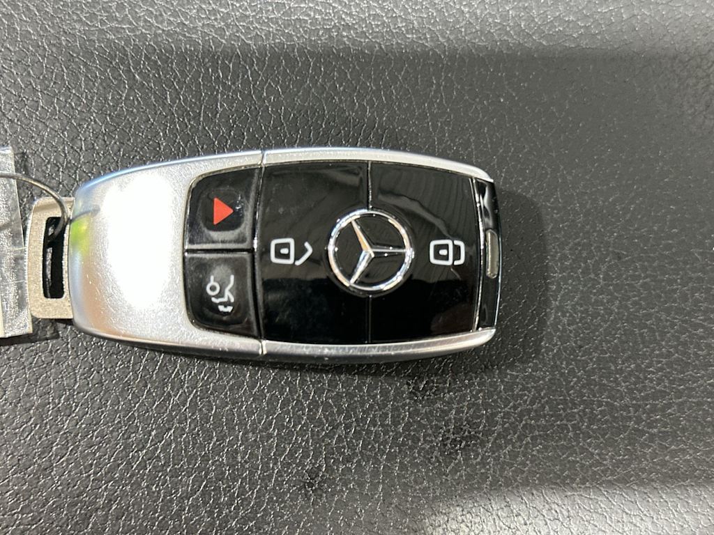 Thumbnail: 2023 Mercedes-Benz E-Class - 17