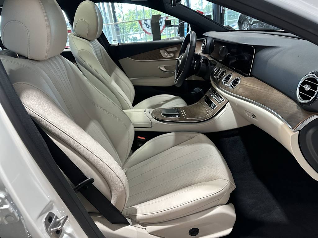 Thumbnail: 2023 Mercedes-Benz E-Class - 32