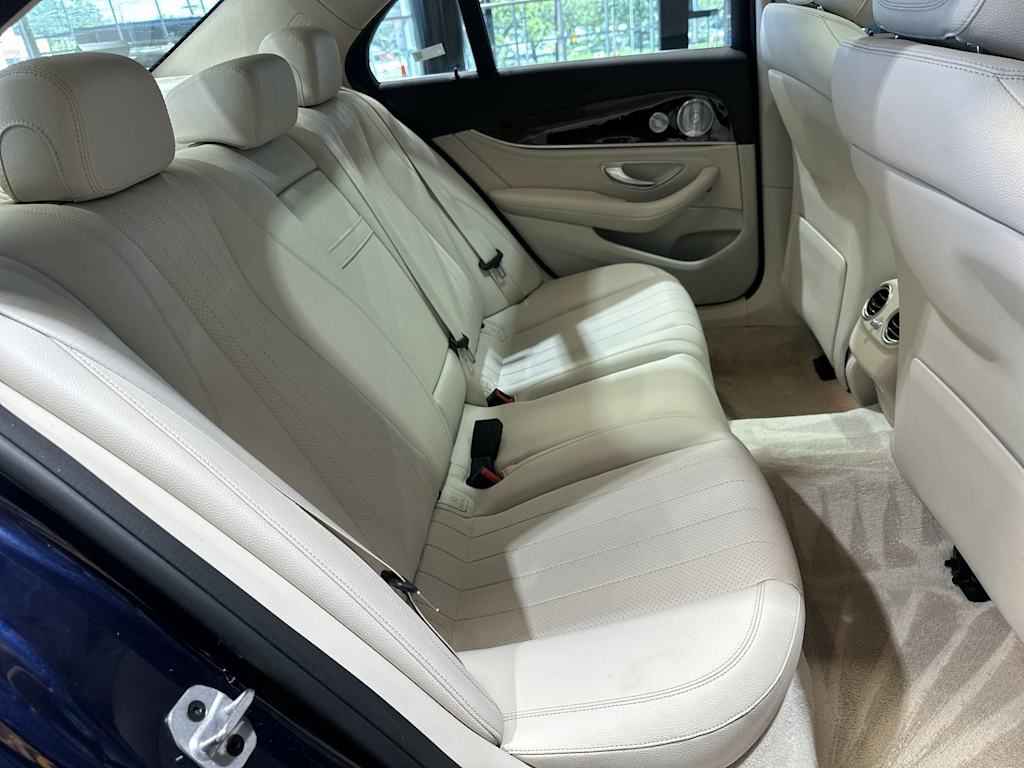 Thumbnail: 2020 Mercedes-Benz E-Class - 32