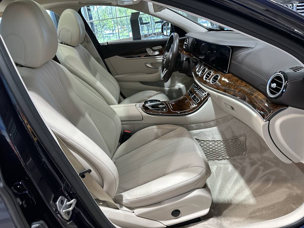 Thumbnail: 2020 Mercedes-Benz E-Class - 12