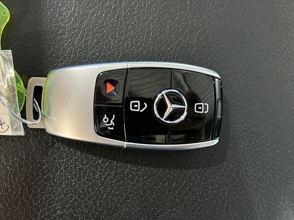 Thumbnail: 2020 Mercedes-Benz E-Class - 18