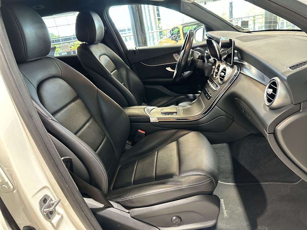 Thumbnail: 2022 Mercedes-Benz GLC - 31