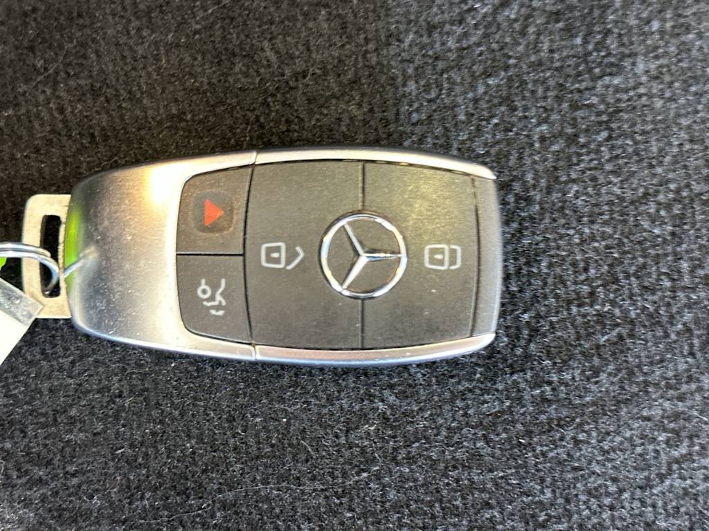Thumbnail: 2022 Mercedes-Benz GLC - 33