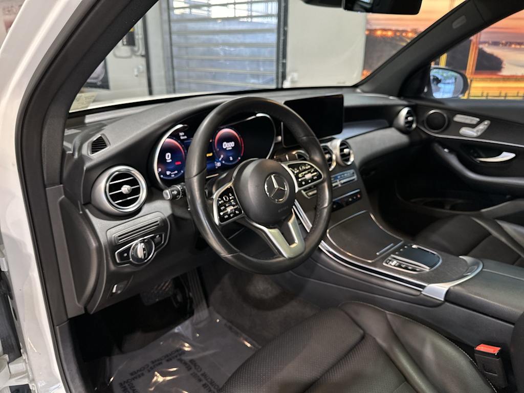 Thumbnail: 2022 Mercedes-Benz GLC - 2