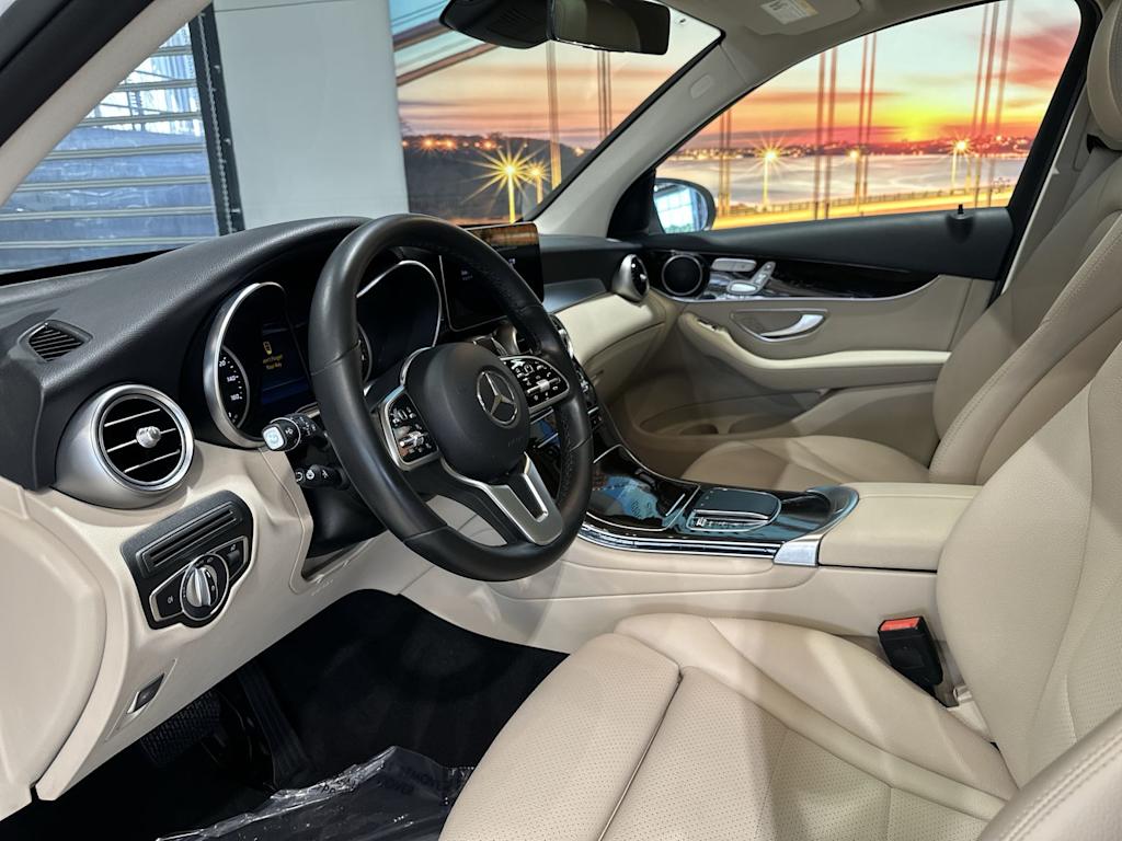 Thumbnail: 2022 Mercedes-Benz GLC - 2