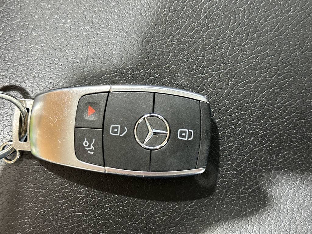 Thumbnail: 2022 Mercedes-Benz GLC - 17