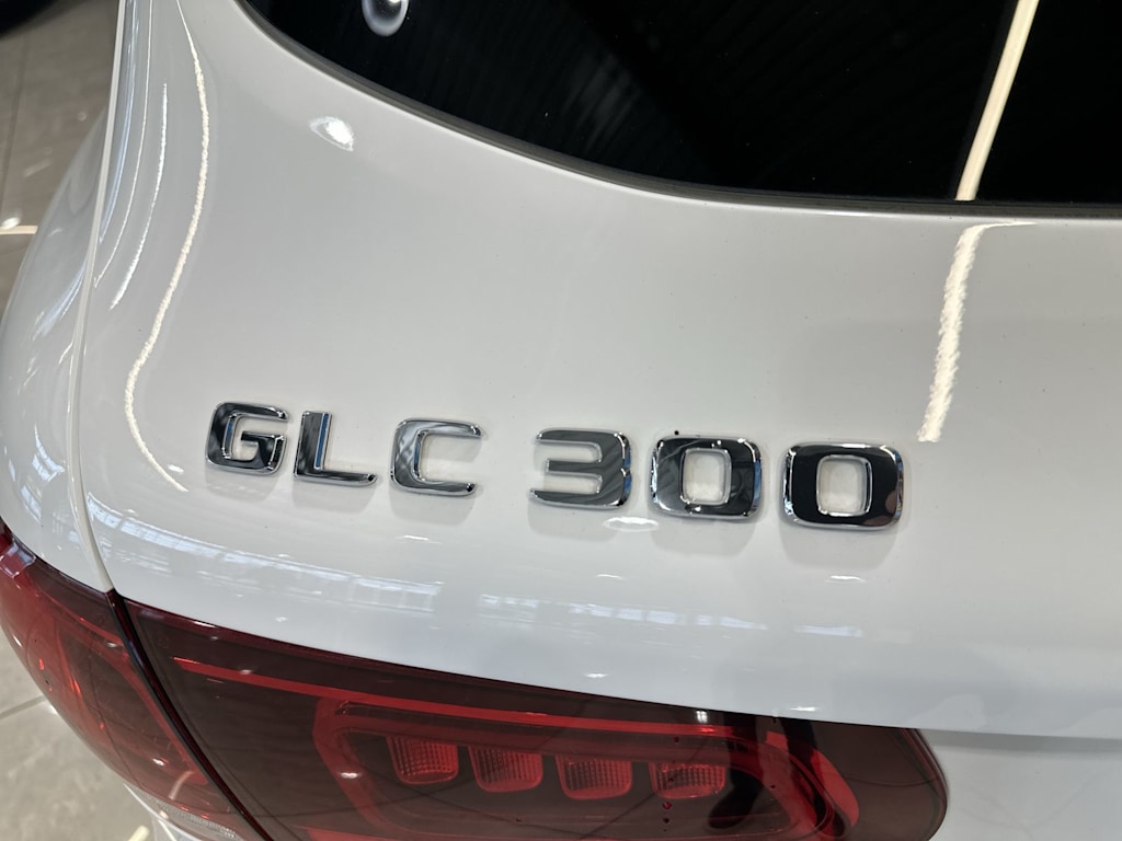 Thumbnail: 2022 Mercedes-Benz GLC - 7