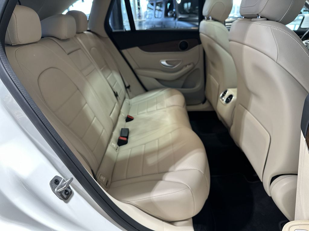 Thumbnail: 2022 Mercedes-Benz GLC - 30