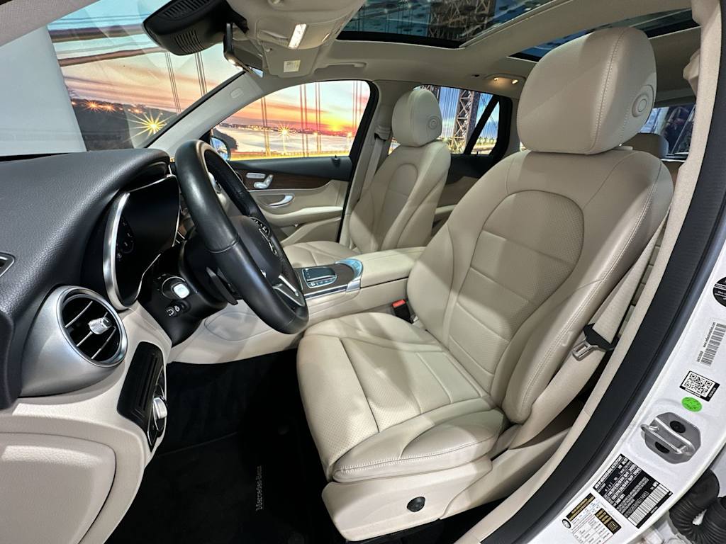 Thumbnail: 2022 Mercedes-Benz GLC - 12