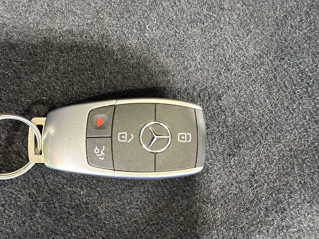Thumbnail: 2022 Mercedes-Benz GLC - 16