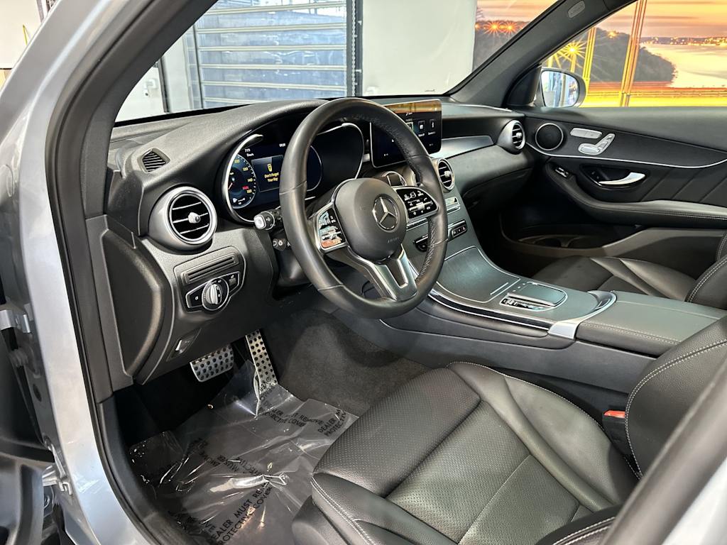 Thumbnail: 2022 Mercedes-Benz GLC - 2