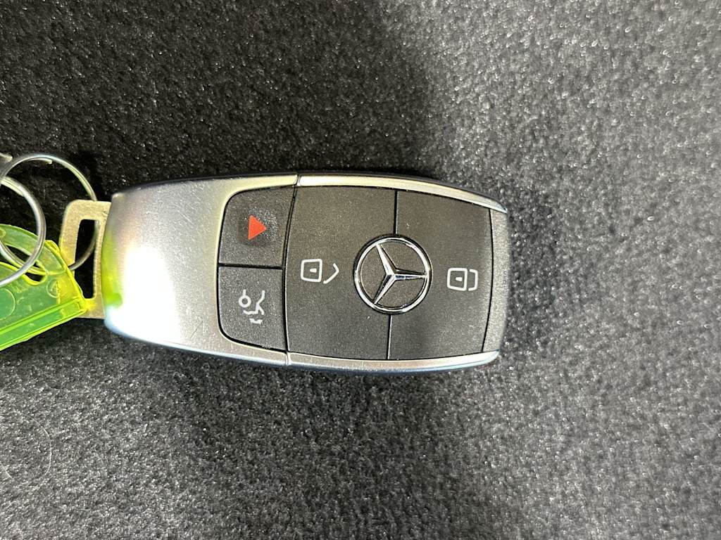Thumbnail: 2022 Mercedes-Benz GLC - 17
