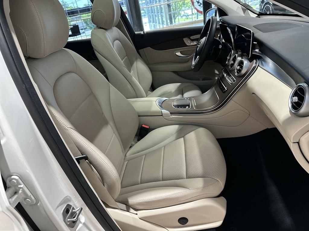 Thumbnail: 2022 Mercedes-Benz GLC - 32