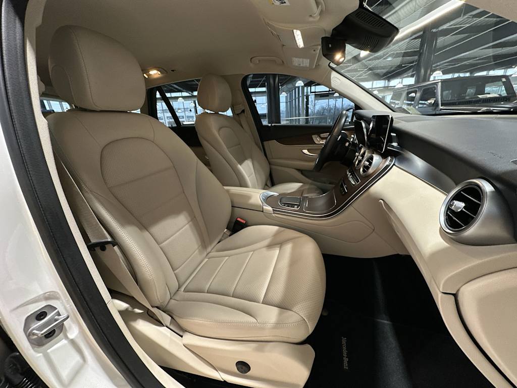 Thumbnail: 2022 Mercedes-Benz GLC - 32