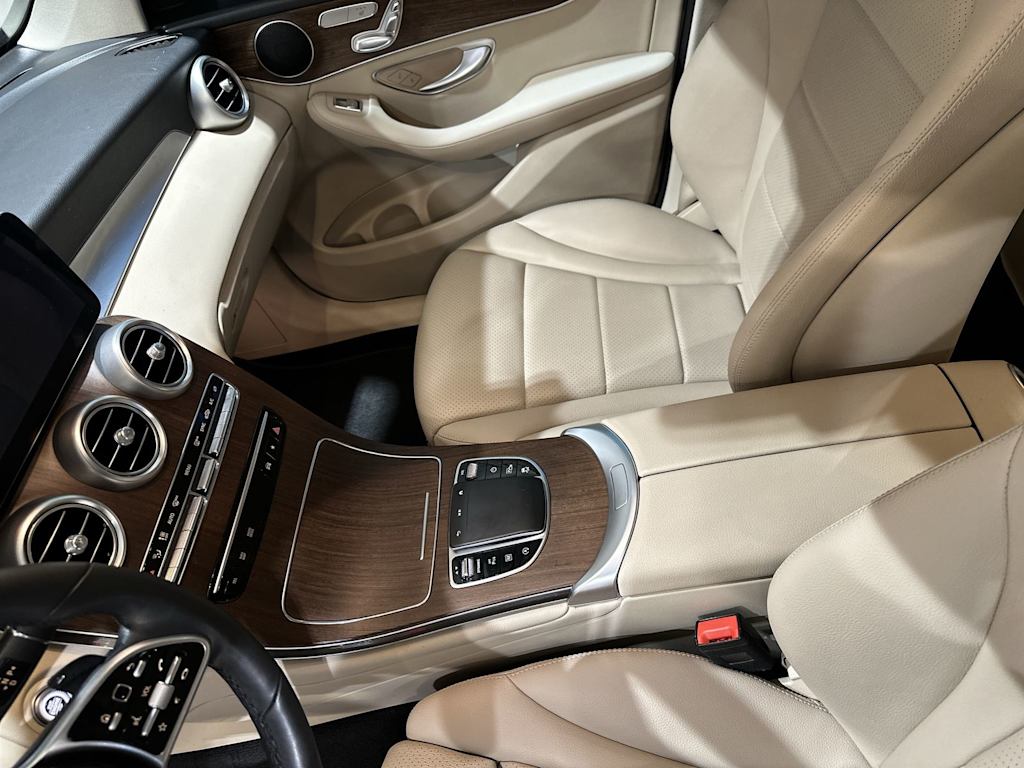 Thumbnail: 2022 Mercedes-Benz GLC - 33