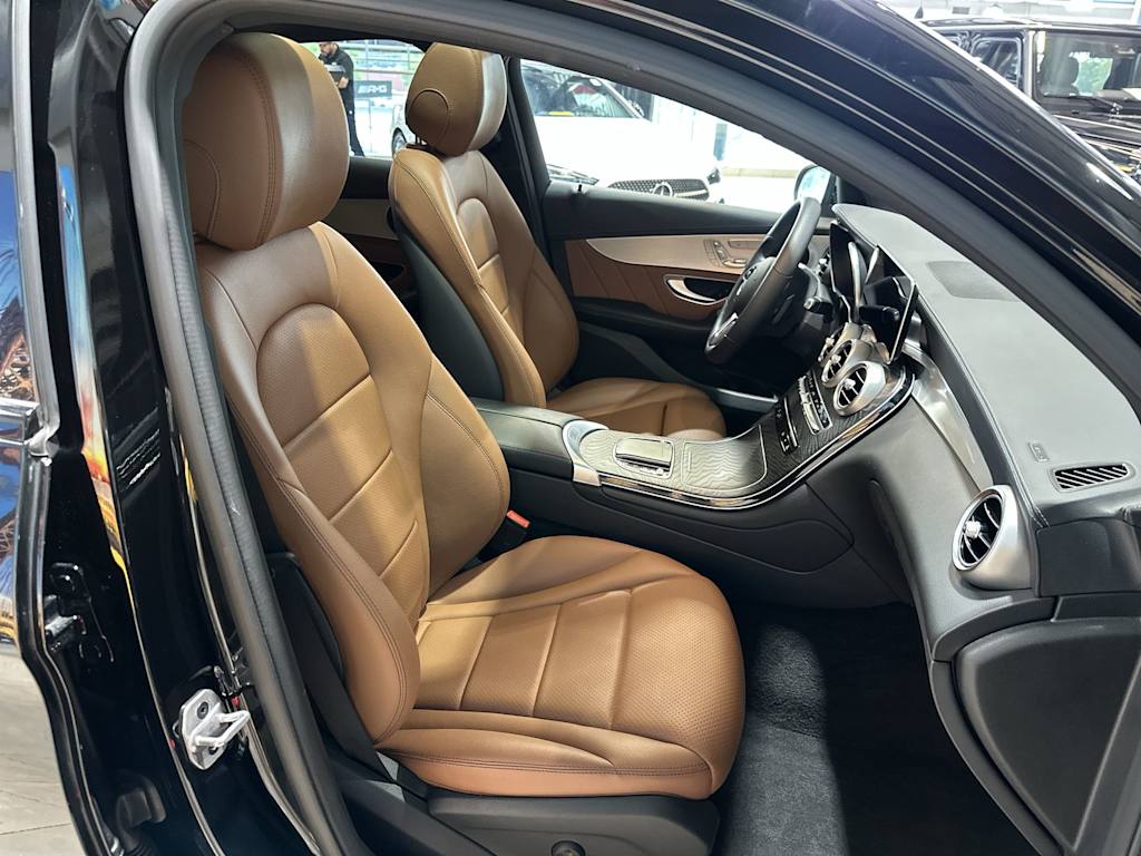 Thumbnail: 2023 Mercedes-Benz GLC - 31