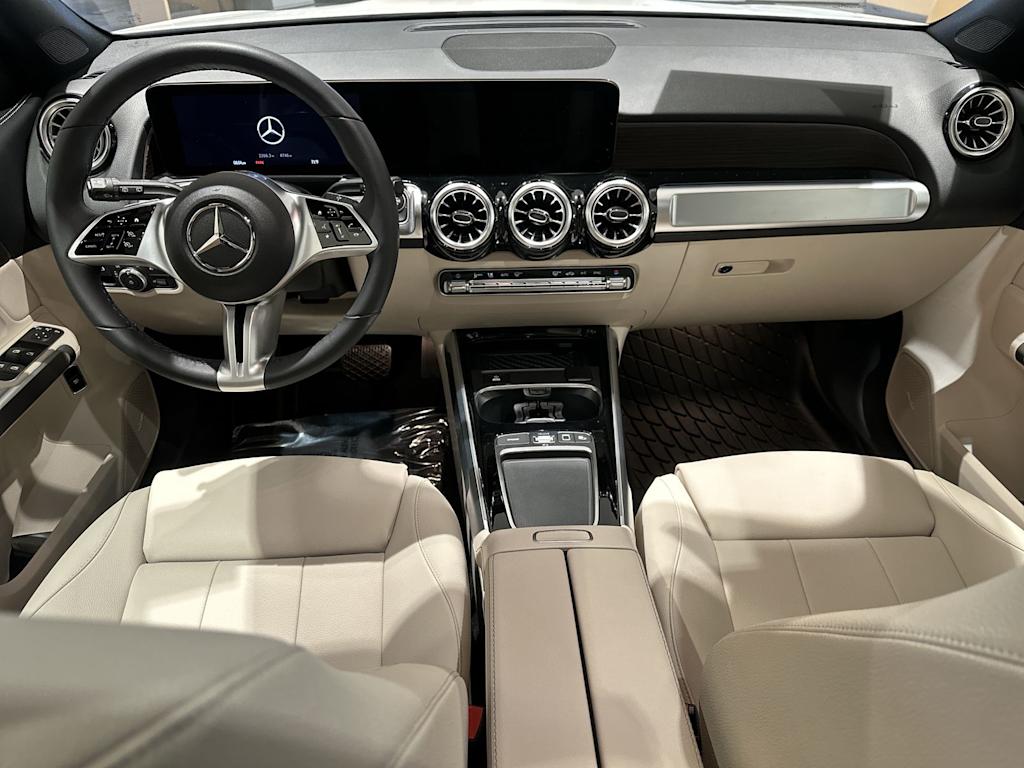 Thumbnail: 2026 Mercedes-Benz GLB - 2