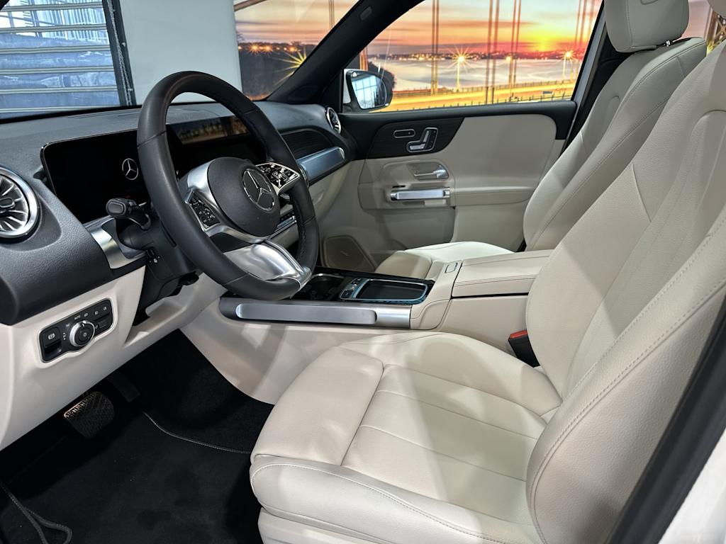 Thumbnail: 2026 Mercedes-Benz GLB - 11