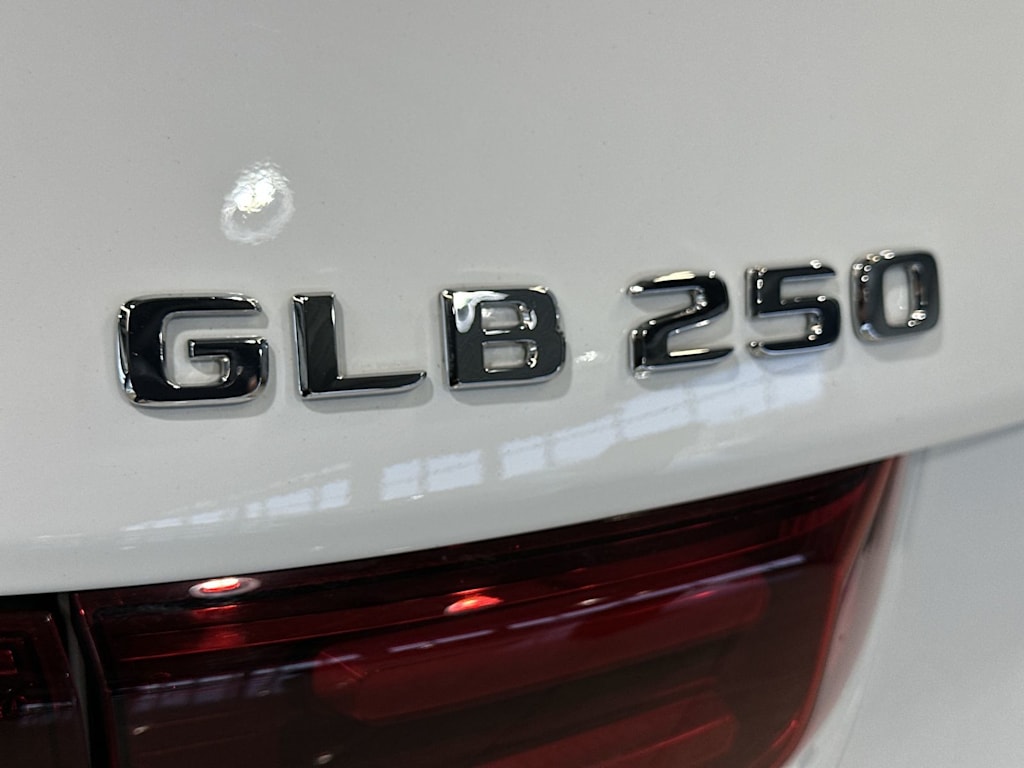 Thumbnail: 2026 Mercedes-Benz GLB - 7