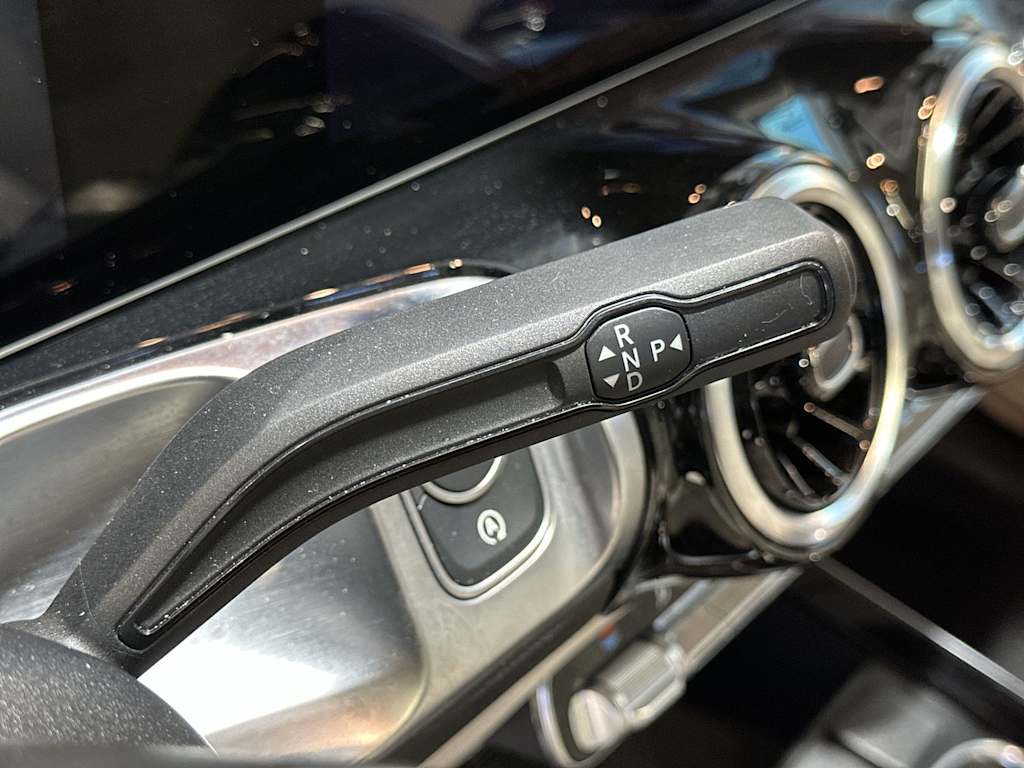 Thumbnail: 2020 Mercedes-Benz GLB - 33