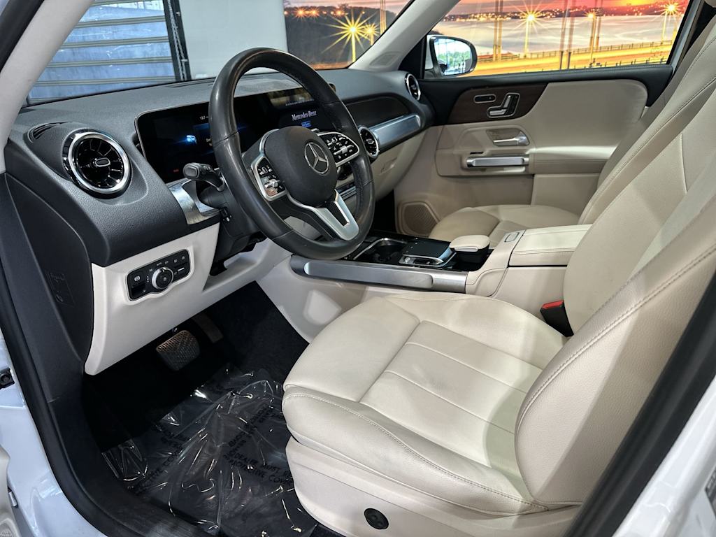 Thumbnail: 2020 Mercedes-Benz GLB - 11