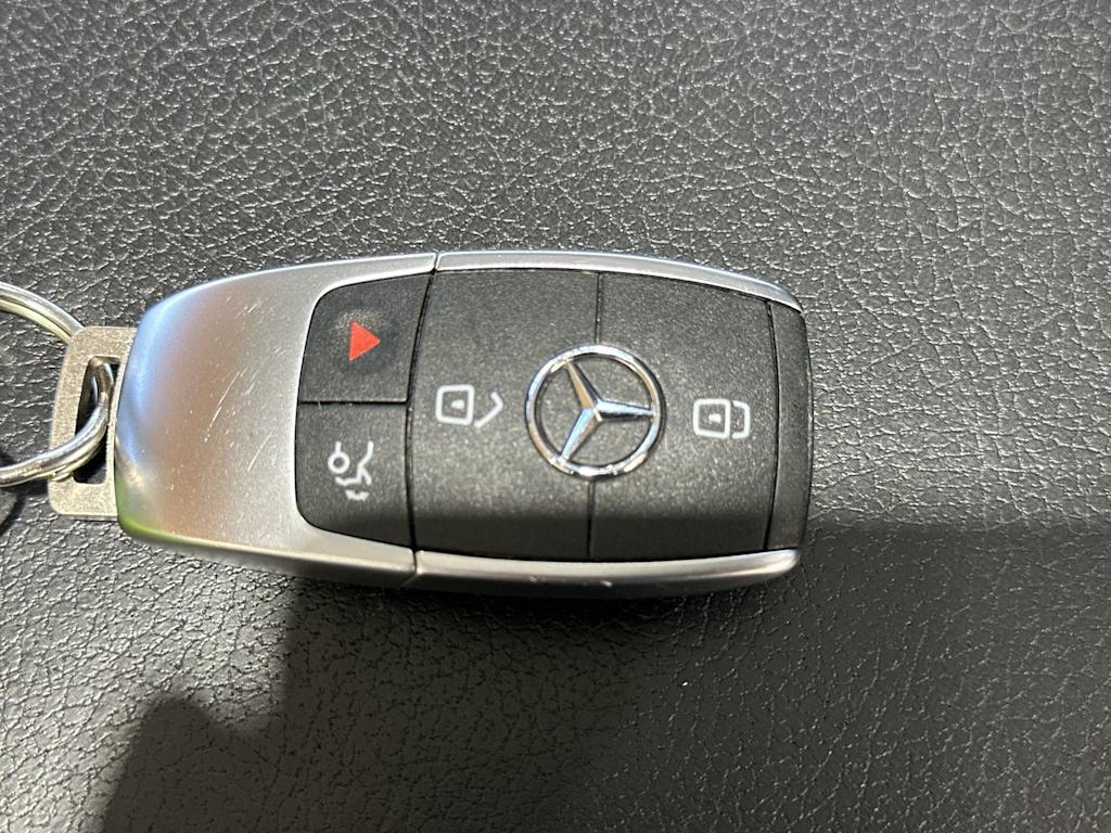 Thumbnail: 2020 Mercedes-Benz GLB - 17