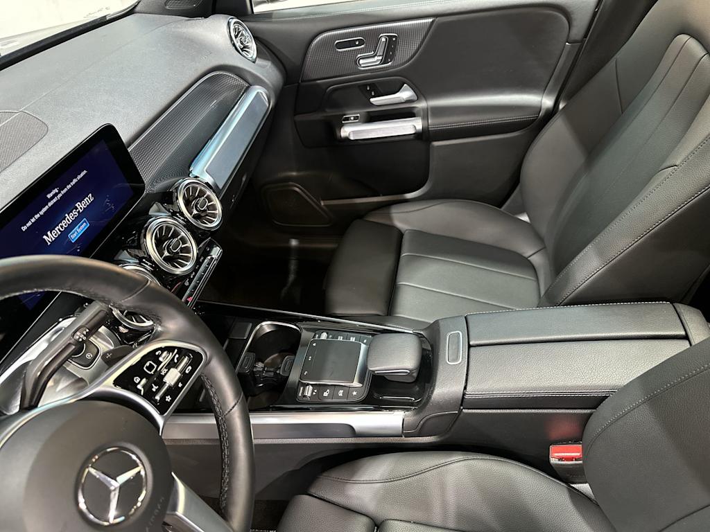 Thumbnail: 2023 Mercedes-Benz GLB - 32