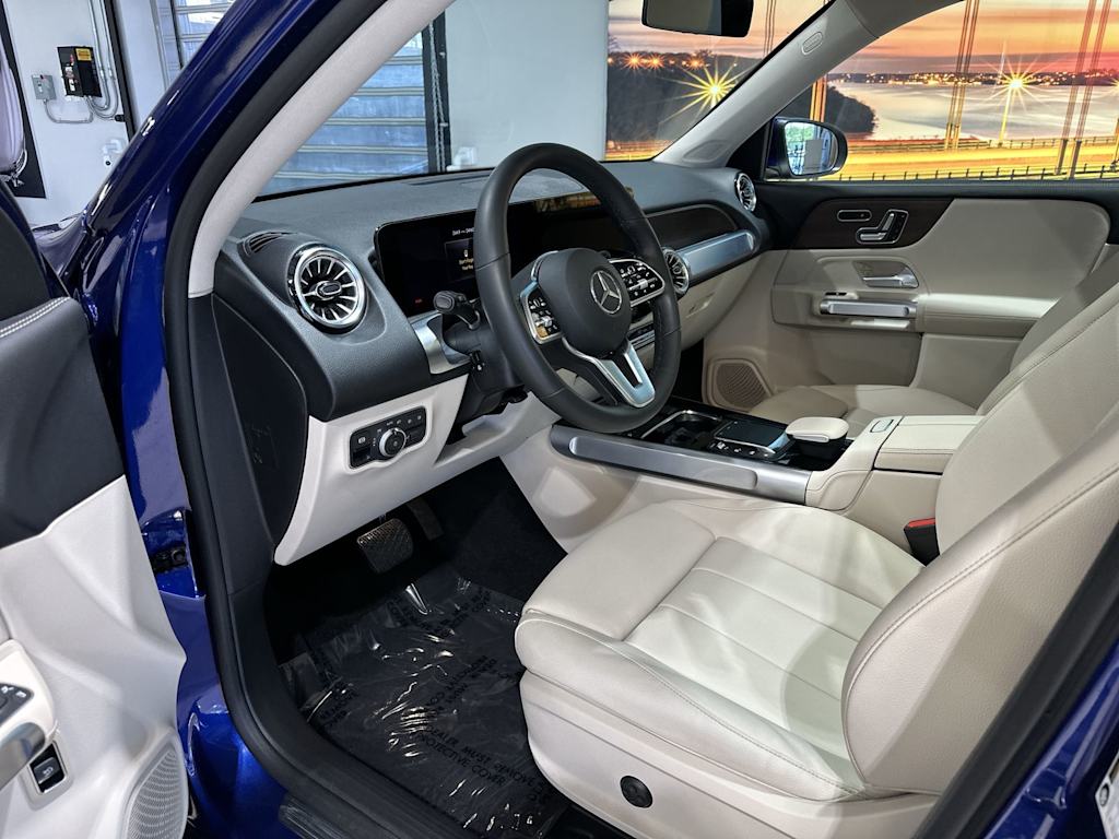 Thumbnail: 2023 Mercedes-Benz GLB - 11