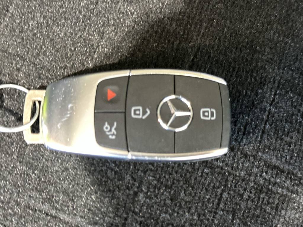 Thumbnail: 2023 Mercedes-Benz GLB - 17