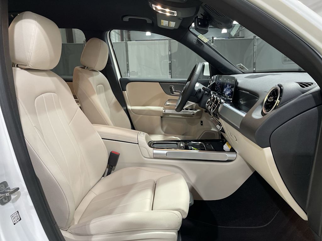 Thumbnail: 2025 Mercedes-Benz GLB - 32