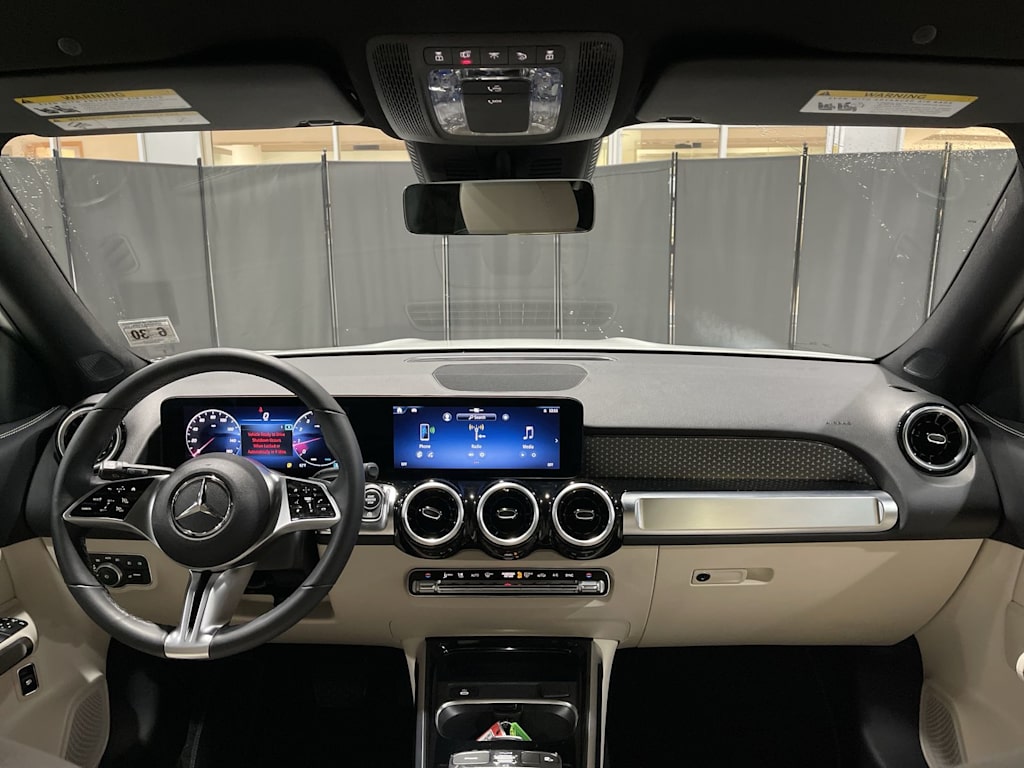 Thumbnail: 2025 Mercedes-Benz GLB - 2