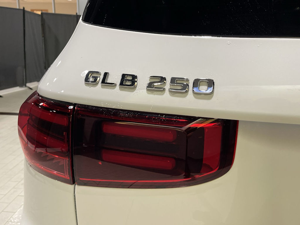 Thumbnail: 2025 Mercedes-Benz GLB - 7