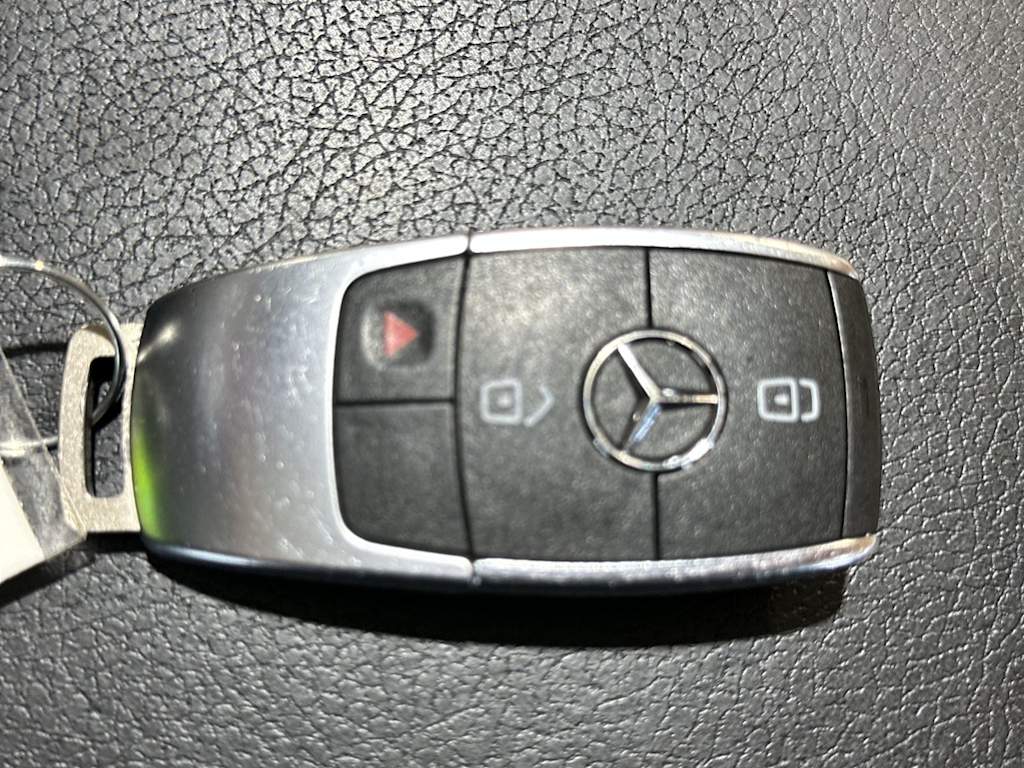 Thumbnail: 2022 Mercedes-Benz GLB - 17