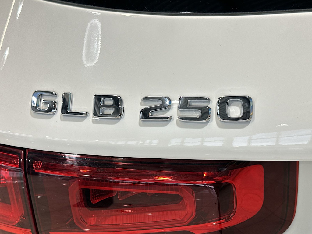 Thumbnail: 2022 Mercedes-Benz GLB - 7