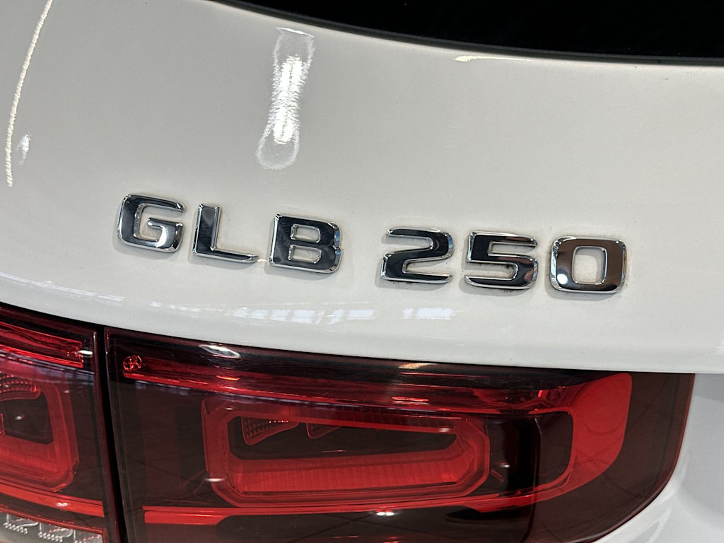 Thumbnail: 2023 Mercedes-Benz GLB - 7