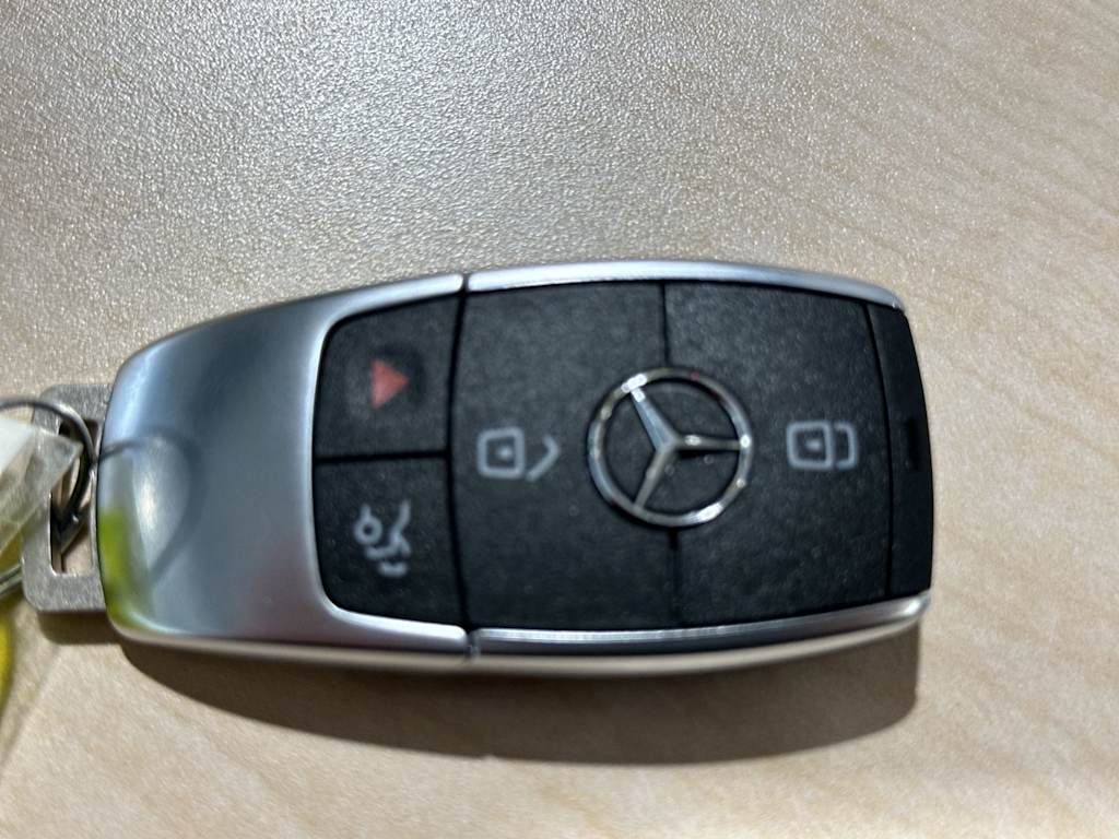 Thumbnail: 2023 Mercedes-Benz GLB - 17