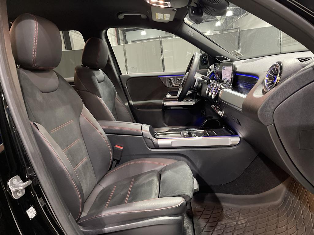 Thumbnail: 2025 Mercedes-Benz GLB - 31